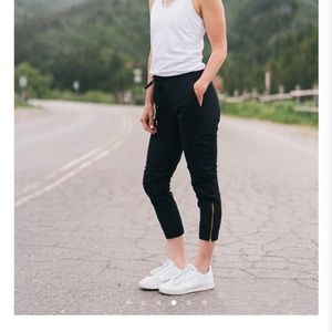 Zyia Everywhere Zipper Leggings/jogger